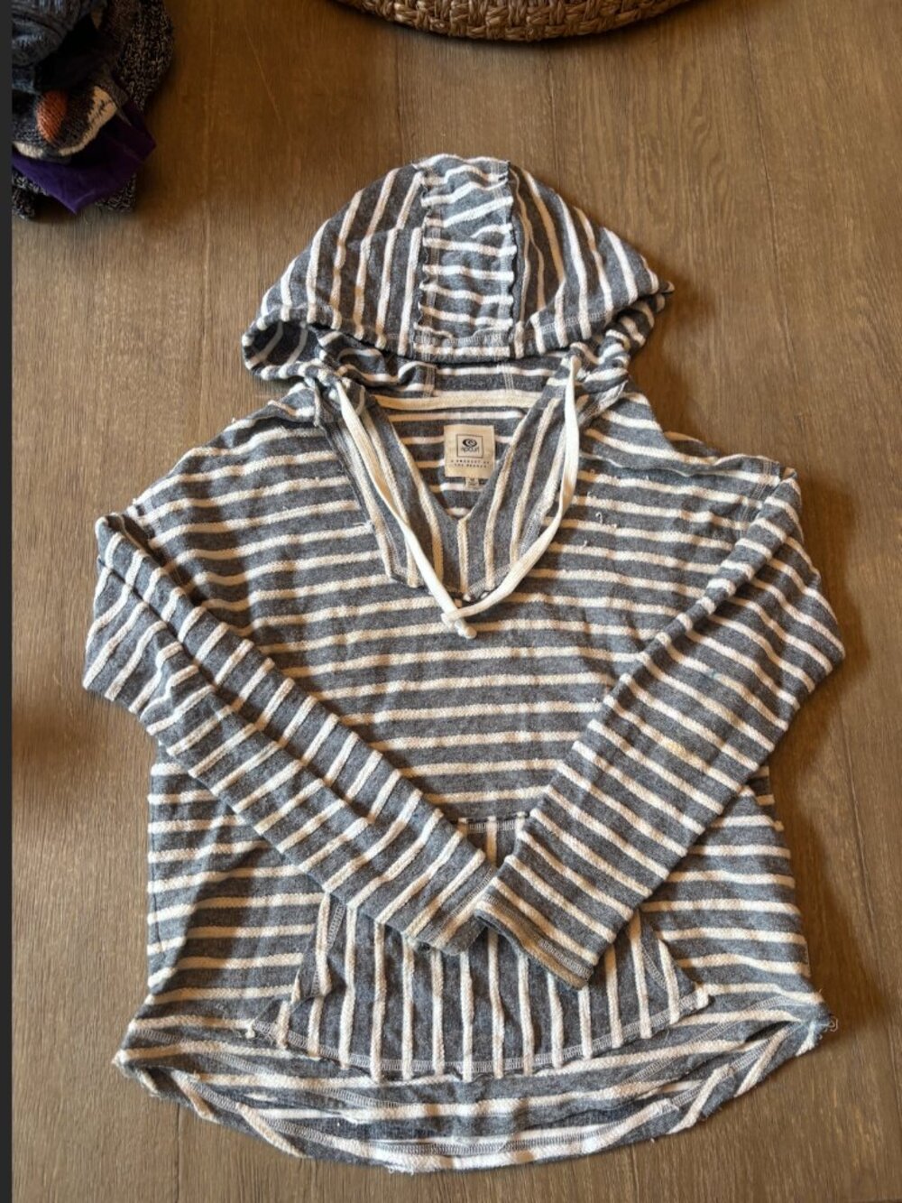 Rip Curl Striped Lightweight Hoodie – Size M